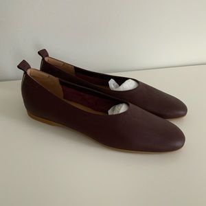 Brand new Everlane flats in burgundy
